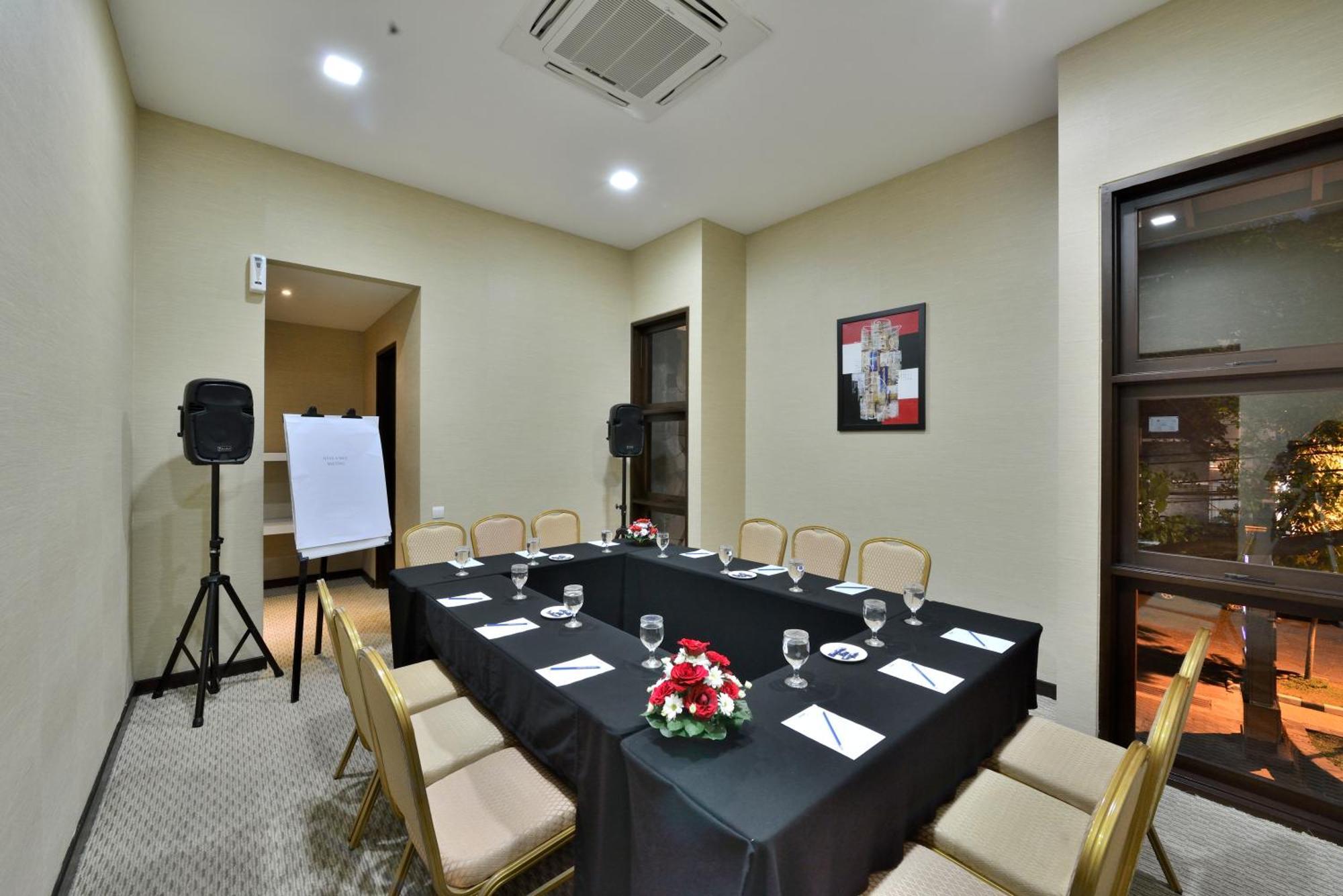 Serela Merdeka By Kagum Hotels Bandung Exterior photo
