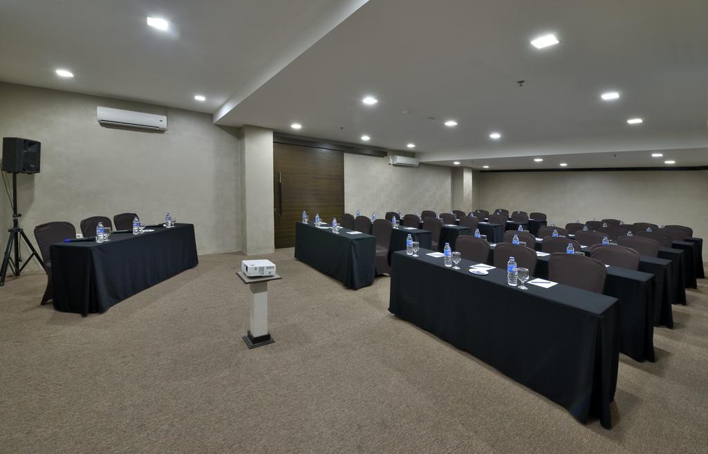 Serela Merdeka By Kagum Hotels Bandung Exterior photo