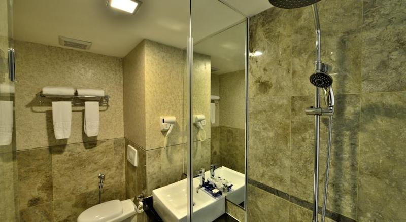 Serela Merdeka By Kagum Hotels Bandung Exterior photo